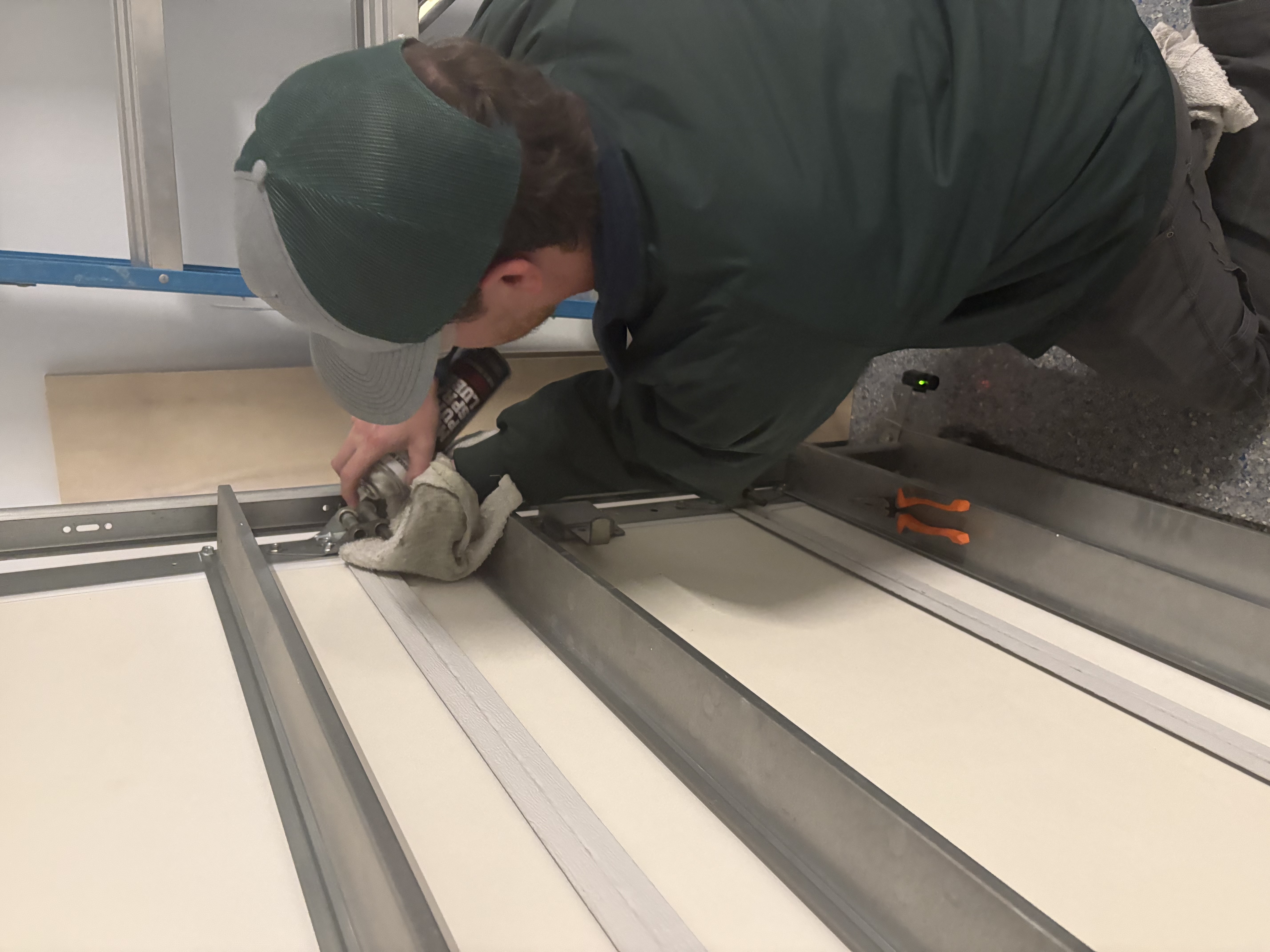 Deklin lubrication of all hinges