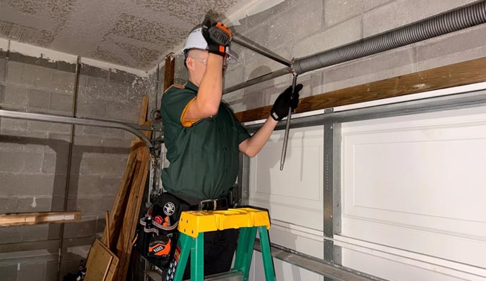 Professional garage door opener repair service